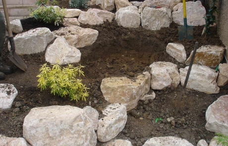 Création d’une rocaille en pierre de Bourgogne (2013)
